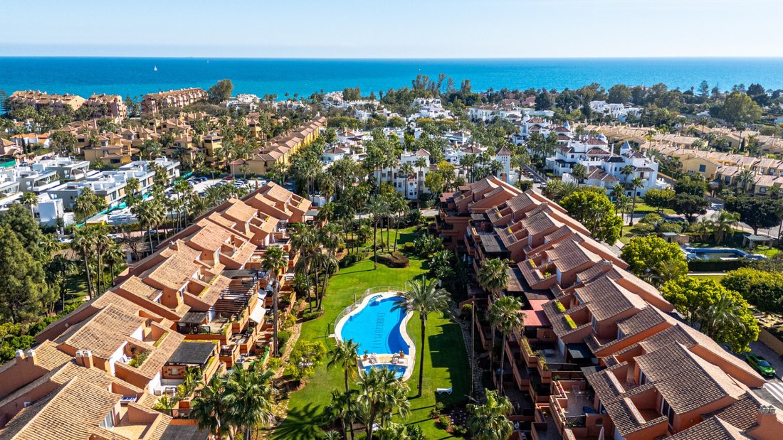 Apartment in Puerto Banus, Marbella, Spain 1 - 17642010
