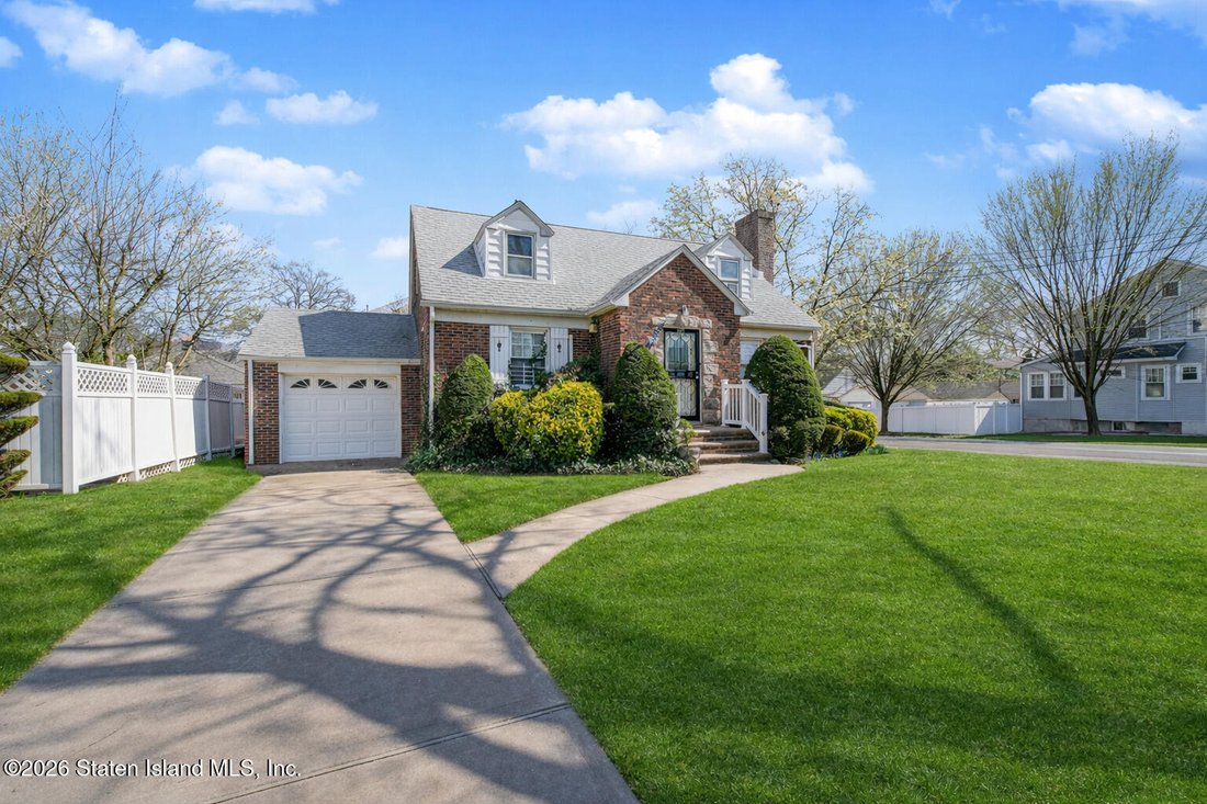 House in New York, New York, United States 3 - 17639655