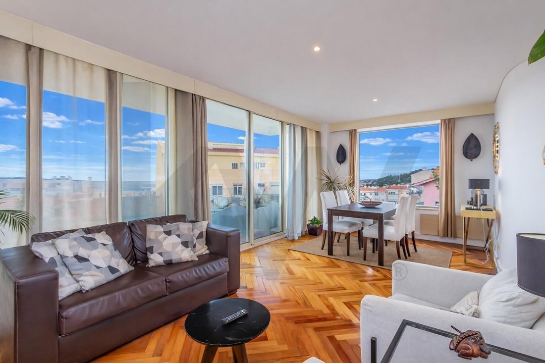 Townhouse in Alges, Linda-a-Velha e Cruz Quebrada-Dafundo, Lisbon, Portugal 1 - 16935451