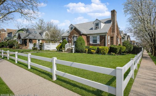 House in New York, New York, United States 1