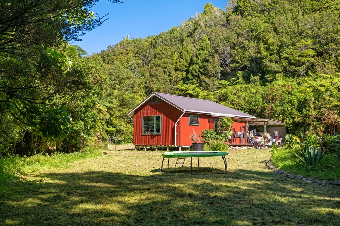 House in Barrytown, West Coast, New Zealand 3 - 17641868
