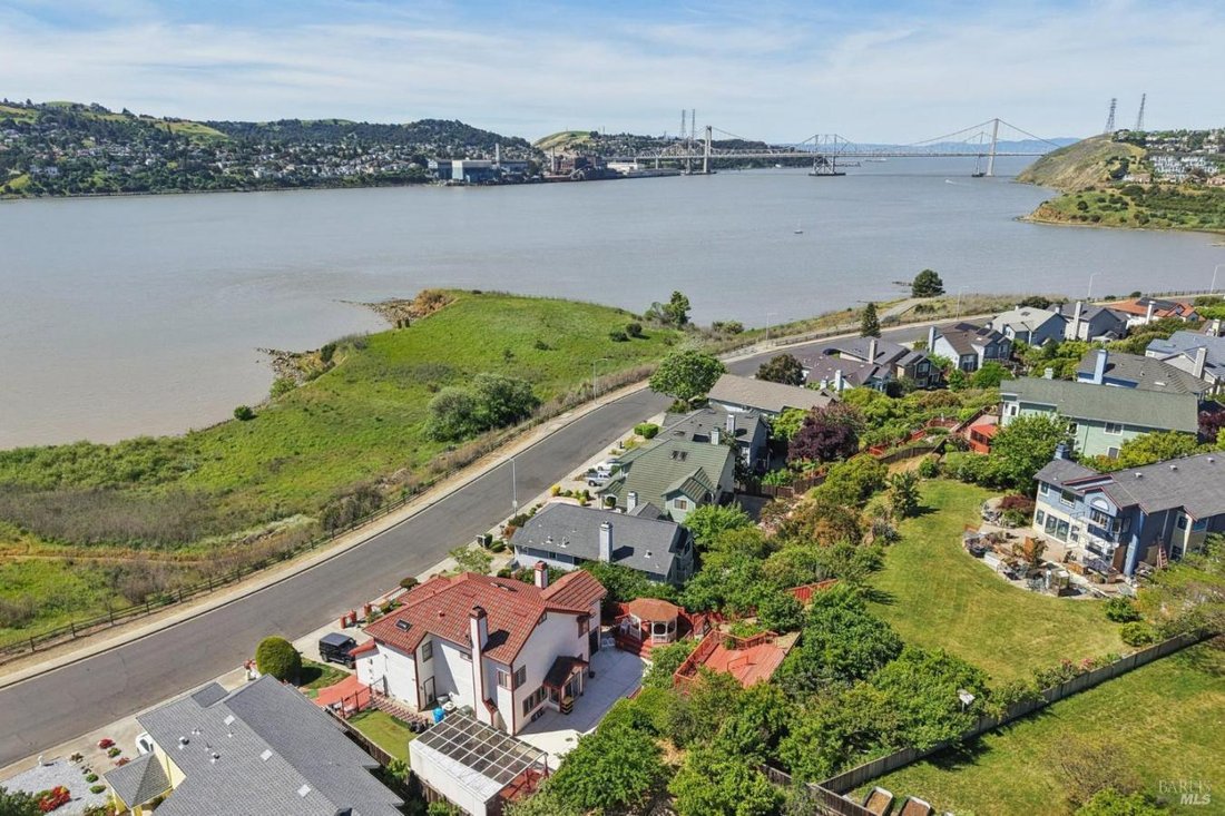 House in Vallejo, California, United States 4 - 17641637