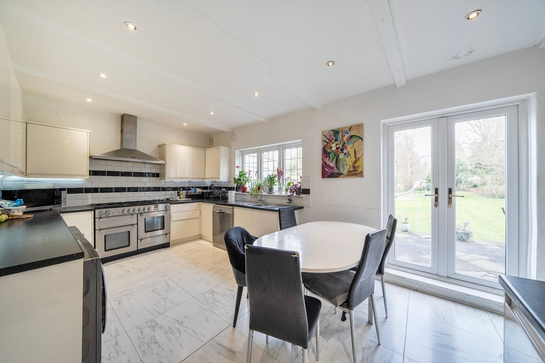 House in Woodcote Green, London Borough of Croydon, England 3 - 17641005