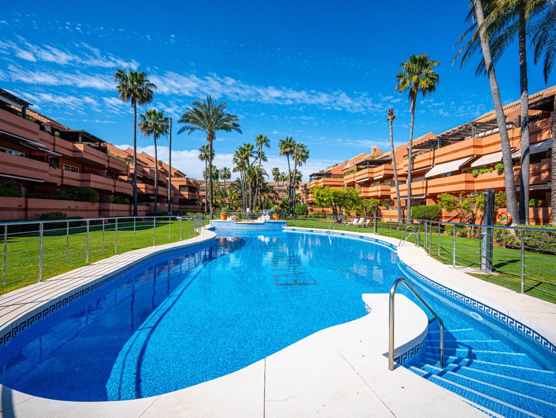 Apartment in Puerto Banus, Marbella, Spain 5 - 17642010