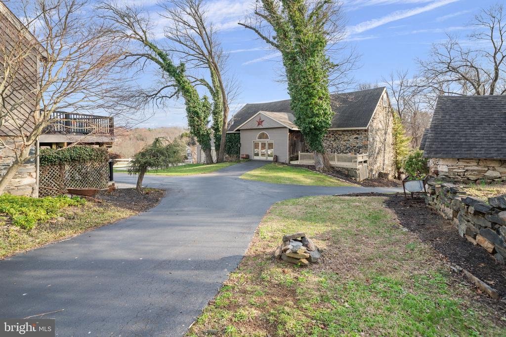 House in Cheyney University, Pennsylvania, United States 3 - 17640015