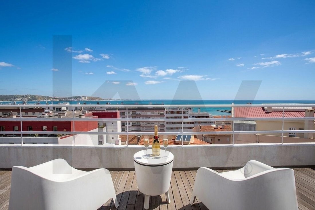 Townhouse in Alges, Linda-a-Velha e Cruz Quebrada-Dafundo, Lisbon, Portugal 1 - 16935451