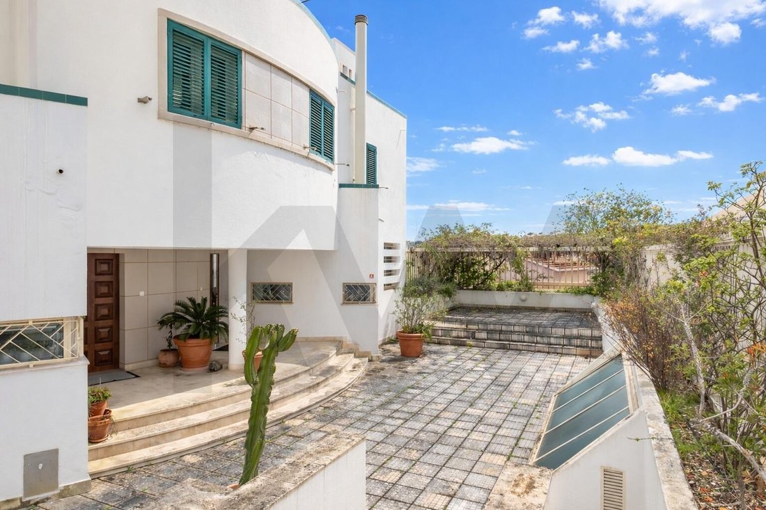 Townhouse in Alges, Linda-a-Velha e Cruz Quebrada-Dafundo, Lisbon, Portugal 3 - 16935451