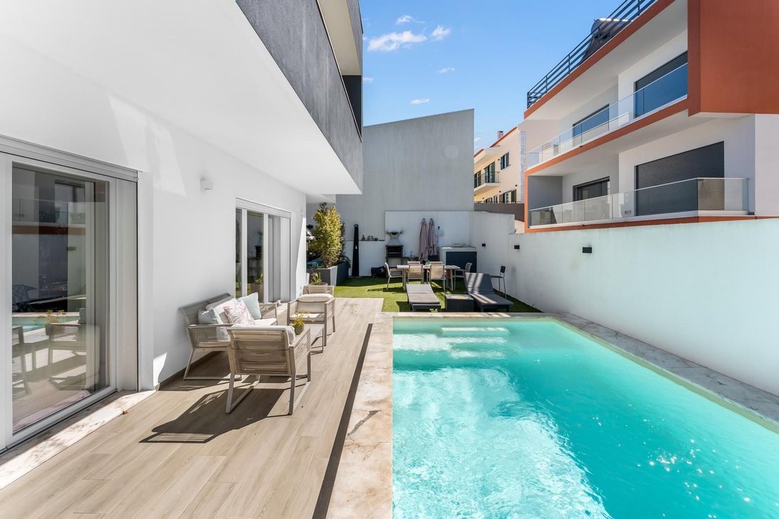 Villa in Ramada e Canecas, Lisbon, Portugal 2 - 17642976