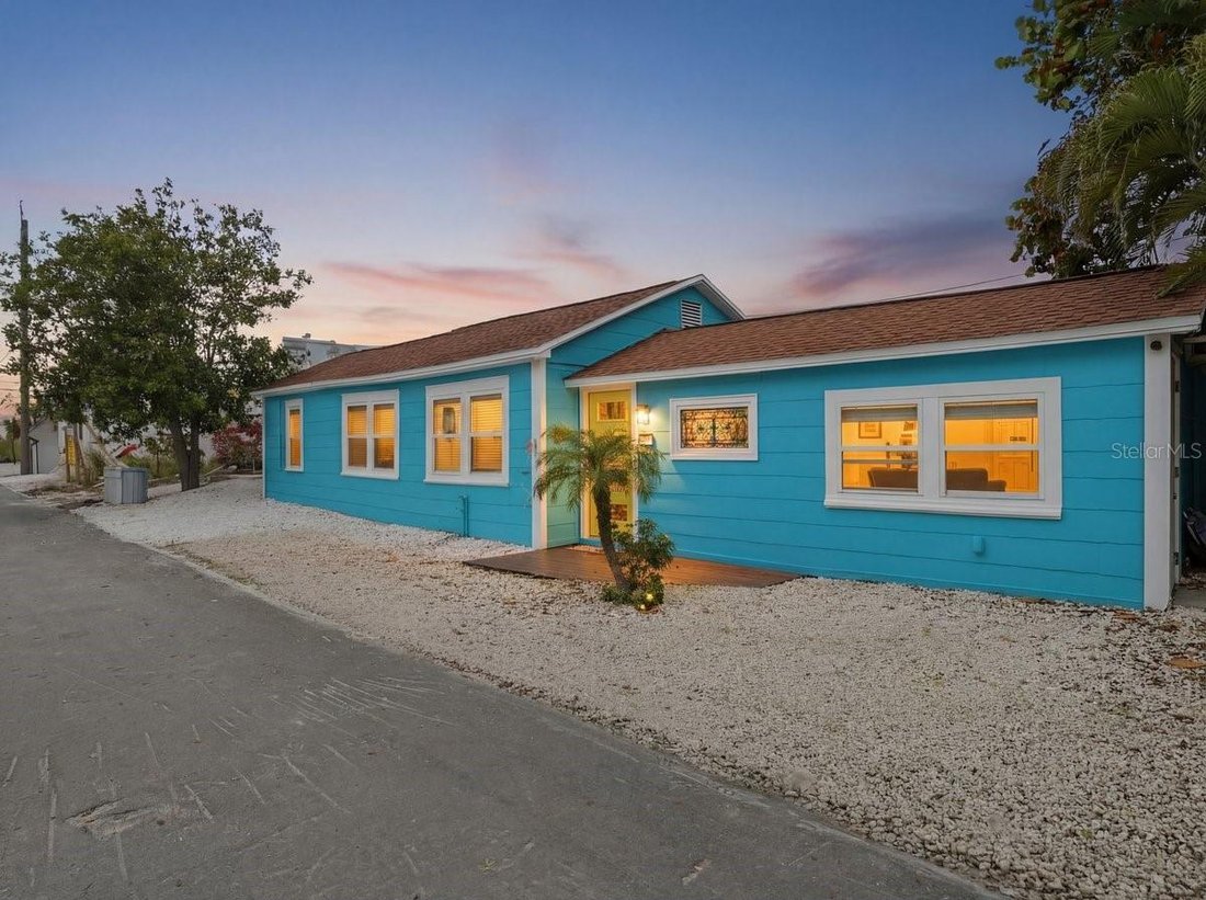 House in Treasure Island, Florida, United States 2 - 17640194