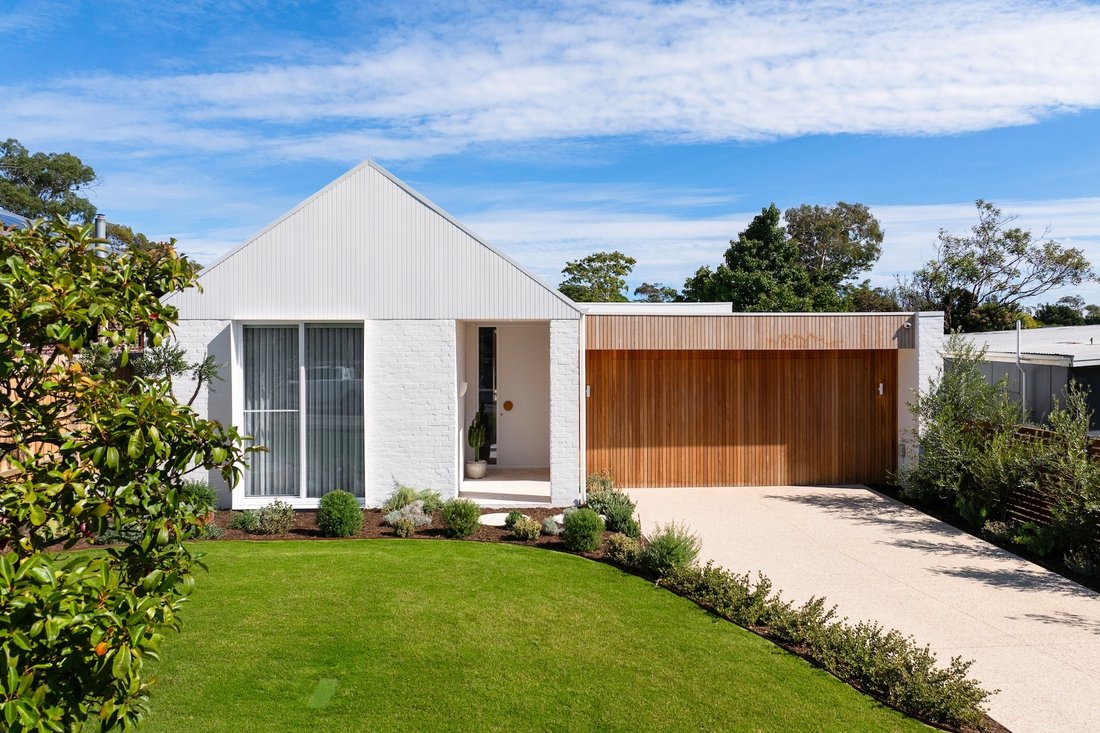 McCrae, Victoria, Australia 3 - 17641891