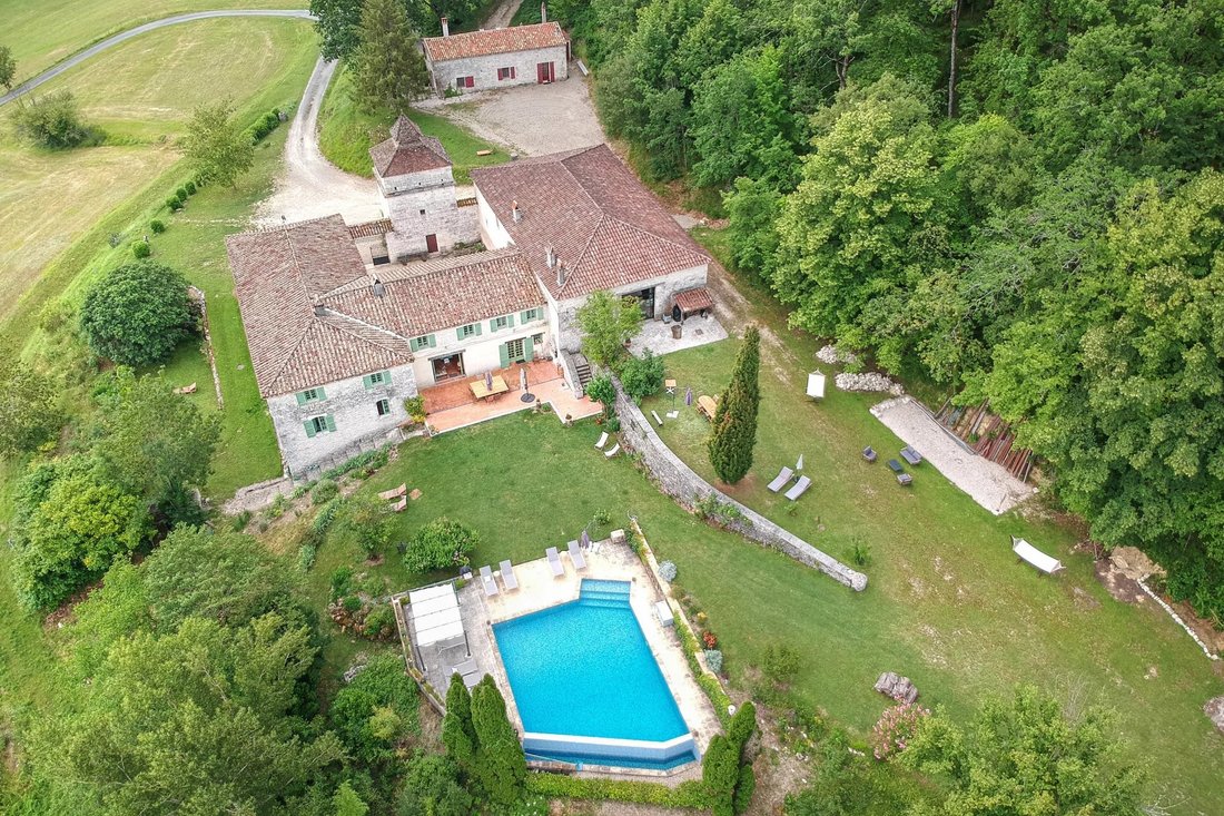 Estate in Tournon-d'Agenais, Nouvelle-Aquitaine, France 3 - 15056988