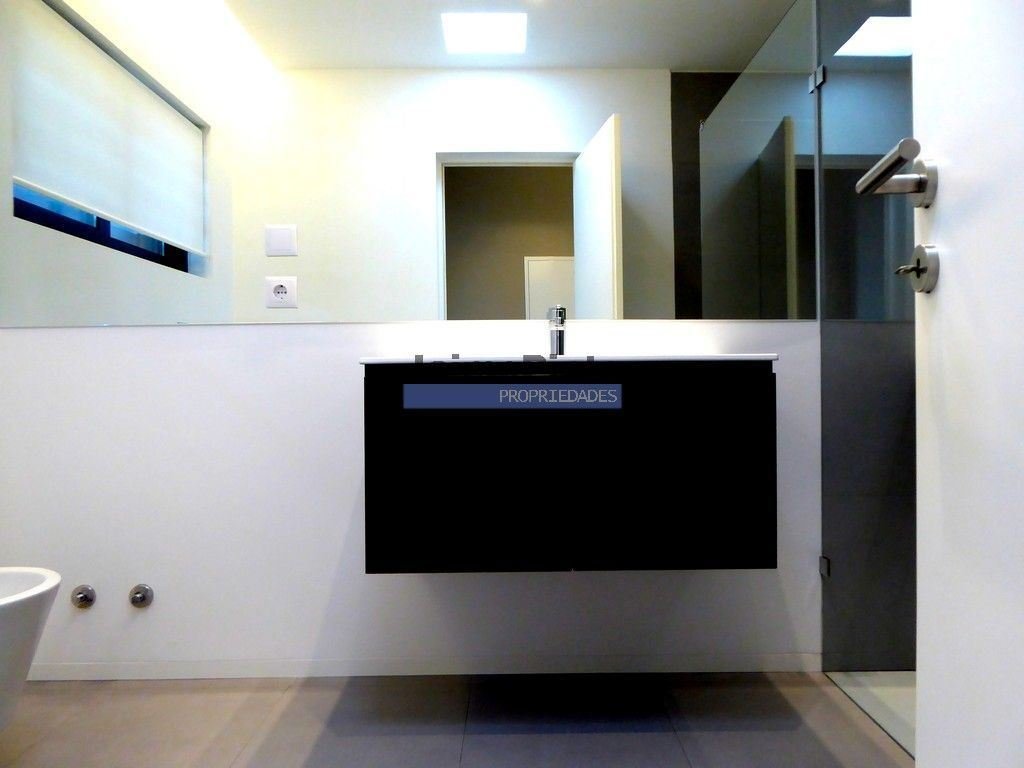 Apartment in Aldoar, Foz do Douro e Nevogilde, Porto District, Portugal 1 - 17640725