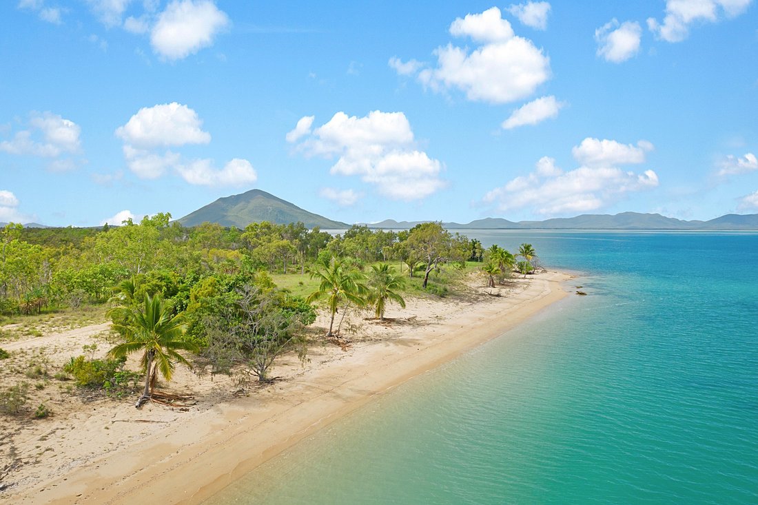 Land in Cape Gloucester, Queensland, Australia 2 - 17642005