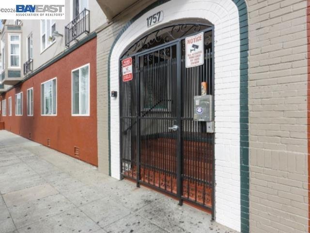 Oakland, California, United States 4 - 17639598