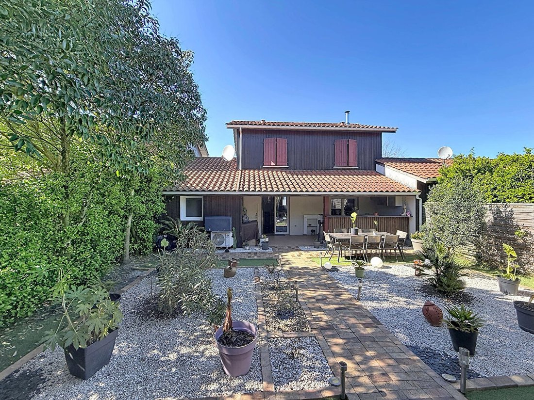 House in Sanguinet, Nouvelle-Aquitaine, France 1 - 17641254