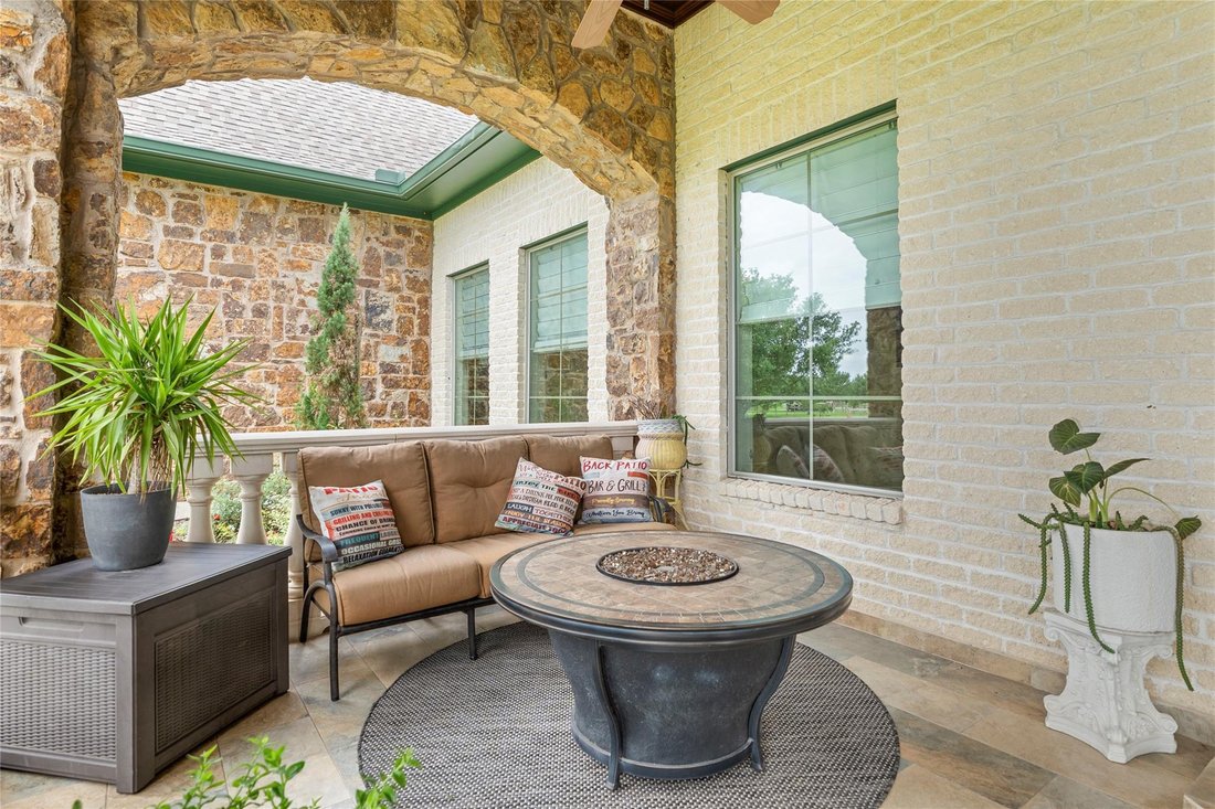 House in Anahuac, Texas, United States 3 - 17640233