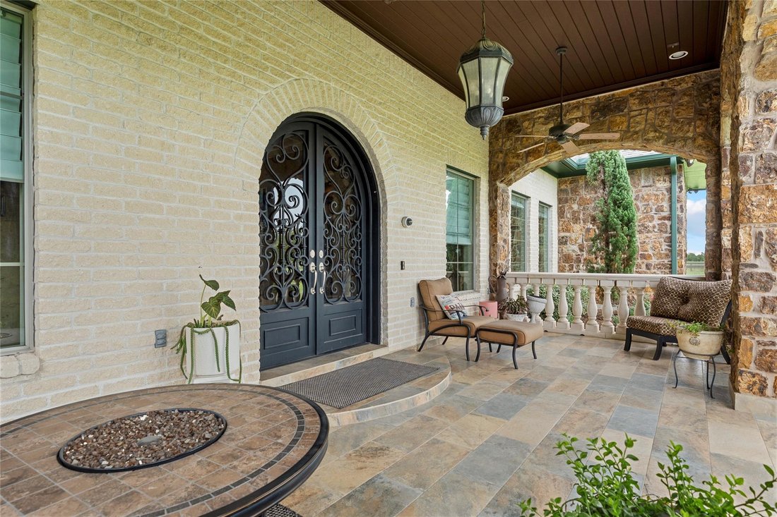 House in Anahuac, Texas, United States 2 - 17640233