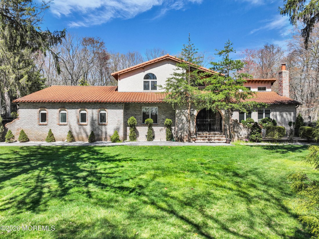 House in Manalapan Township, New Jersey, United States 1 - 17639703