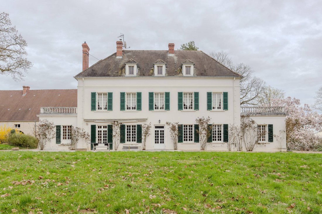 40 Minutes From Dijon In Dole, Bourgogne Franche Comté, France For Sale ...