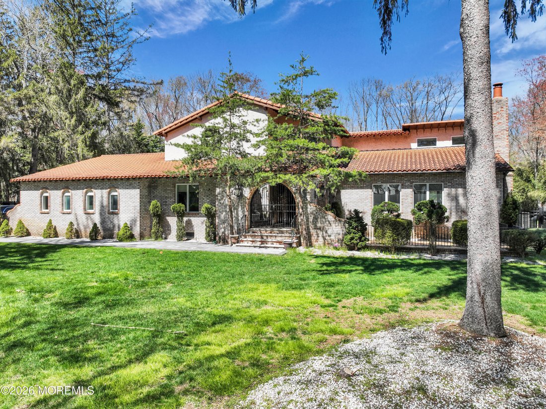 House in Manalapan Township, New Jersey, United States 2 - 17639703