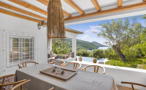 Villa a Eugirou, Apollonioi, Grecia 1