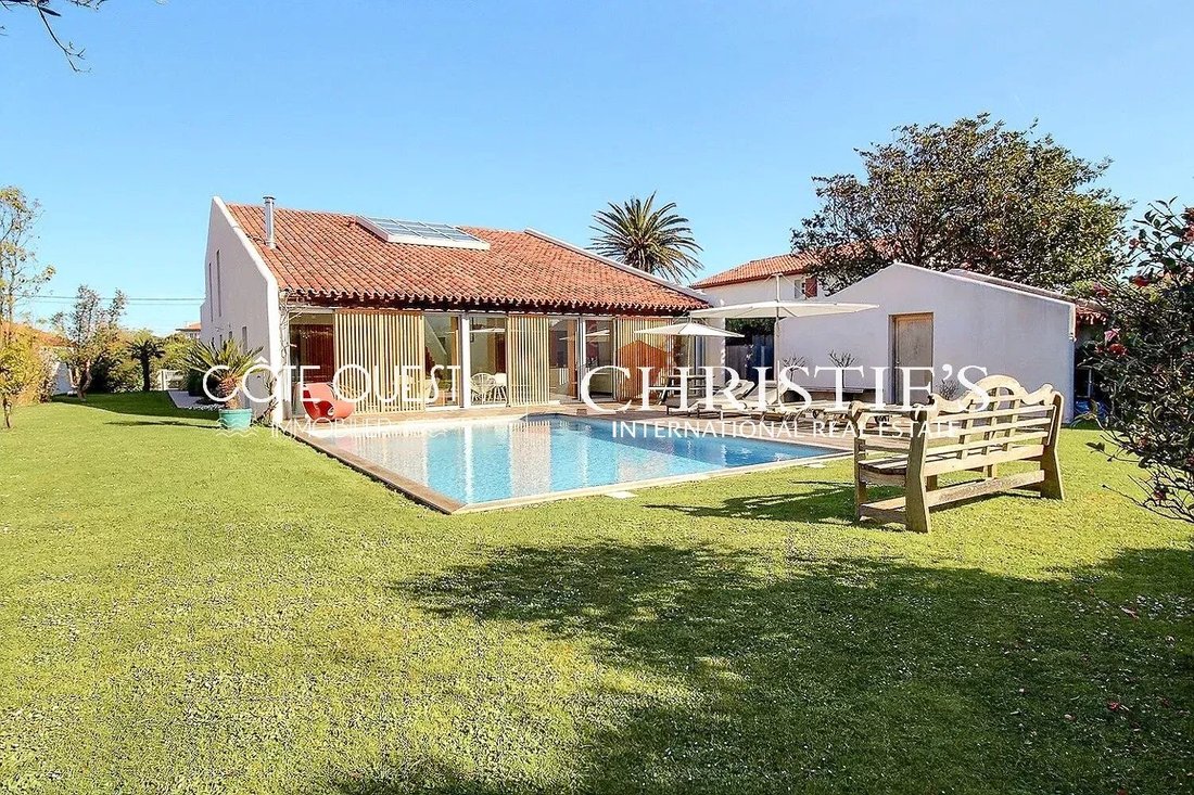 Villa in Bidart, Nouvelle-Aquitaine, France 2 - 17571492