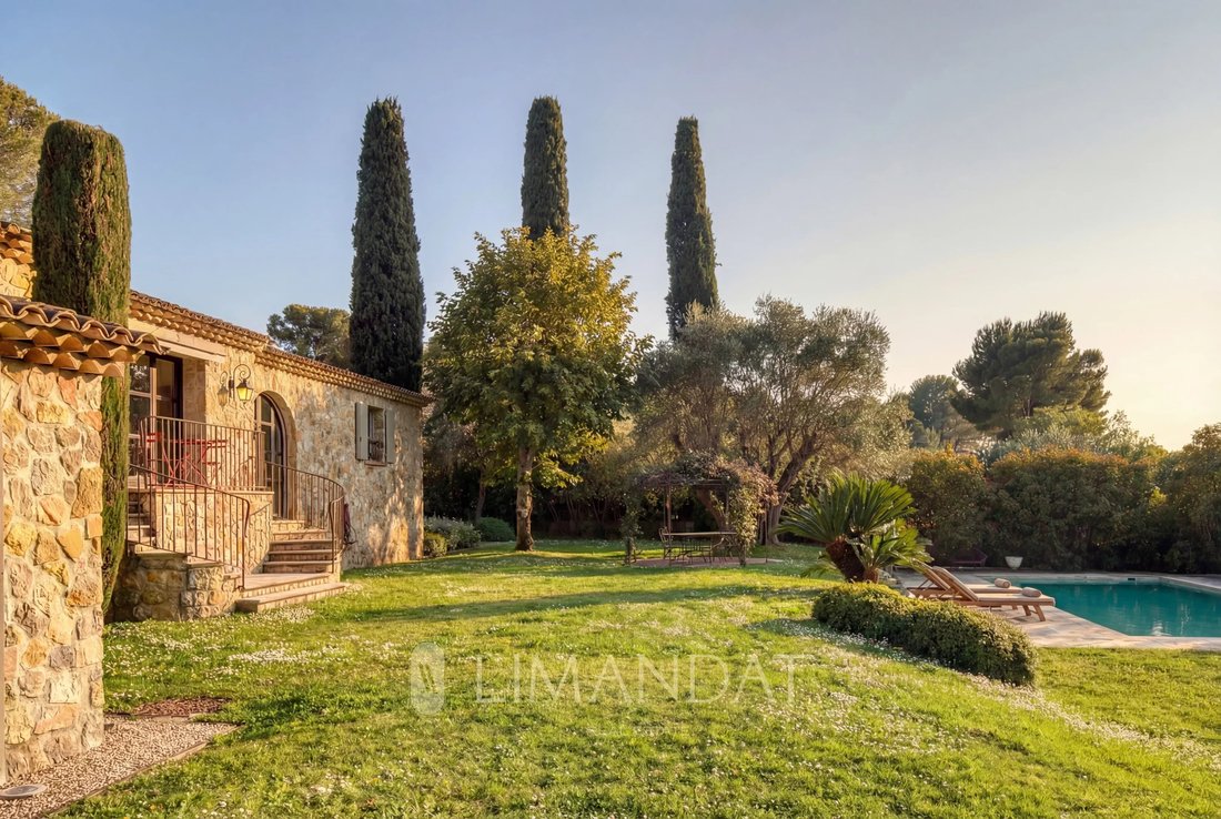 Estate in Mougins, Provence-Alpes-Côte d'Azur, France 2 - 17643290