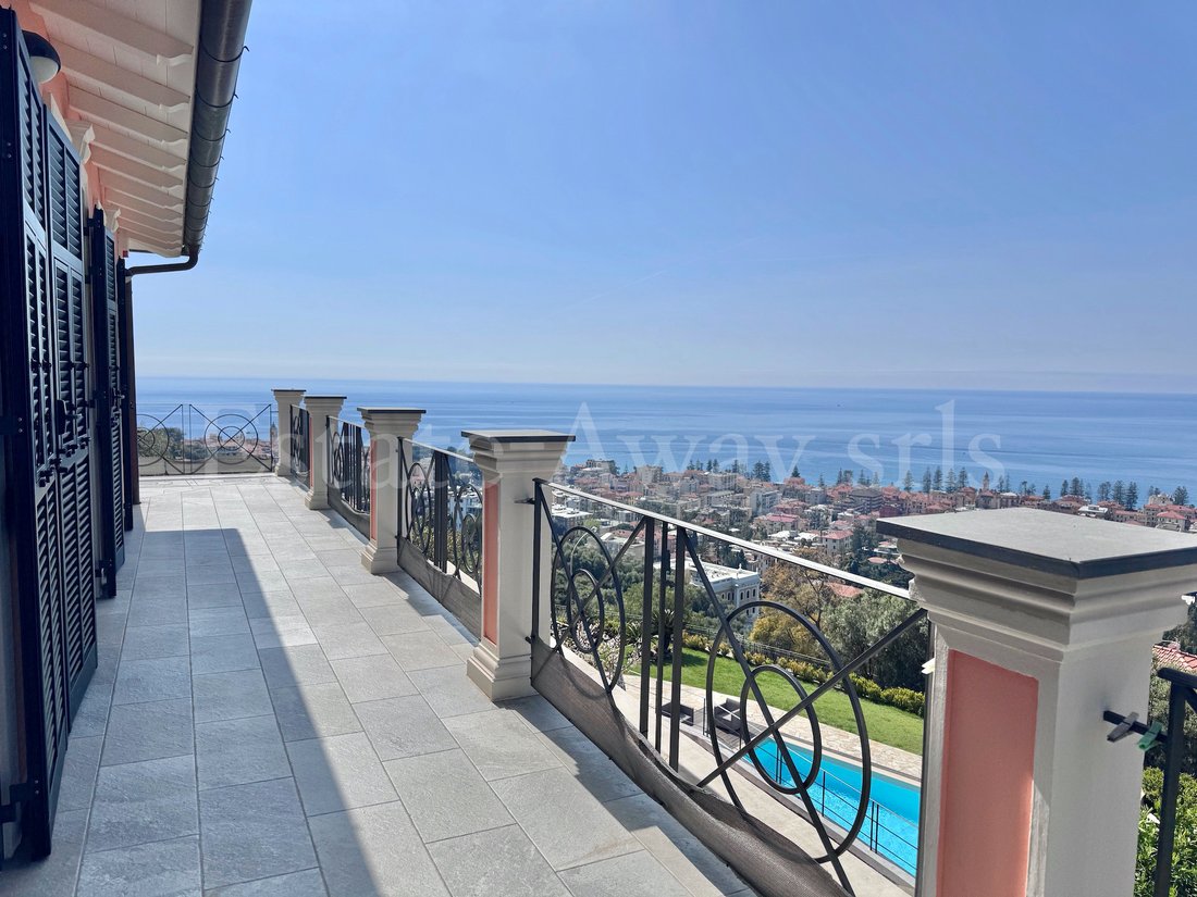 Villa in Bordighera, Liguria, Italy 5 - 17660829