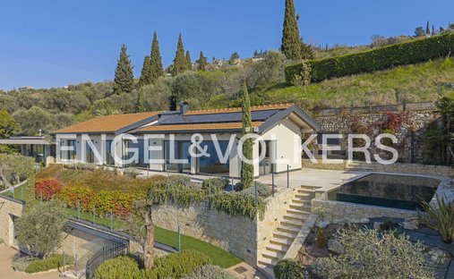 Villa in Torri del Benaco, Veneto, Italy 1