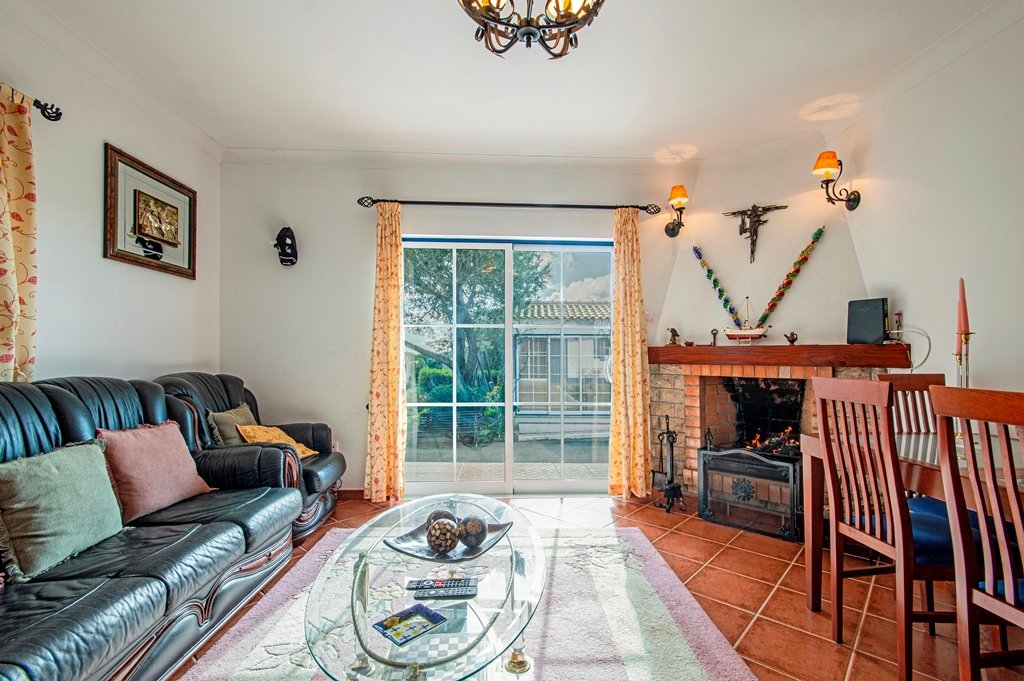Villa in Vila do Bispo e Raposeira, Algarve, Portugal 3 - 17646252