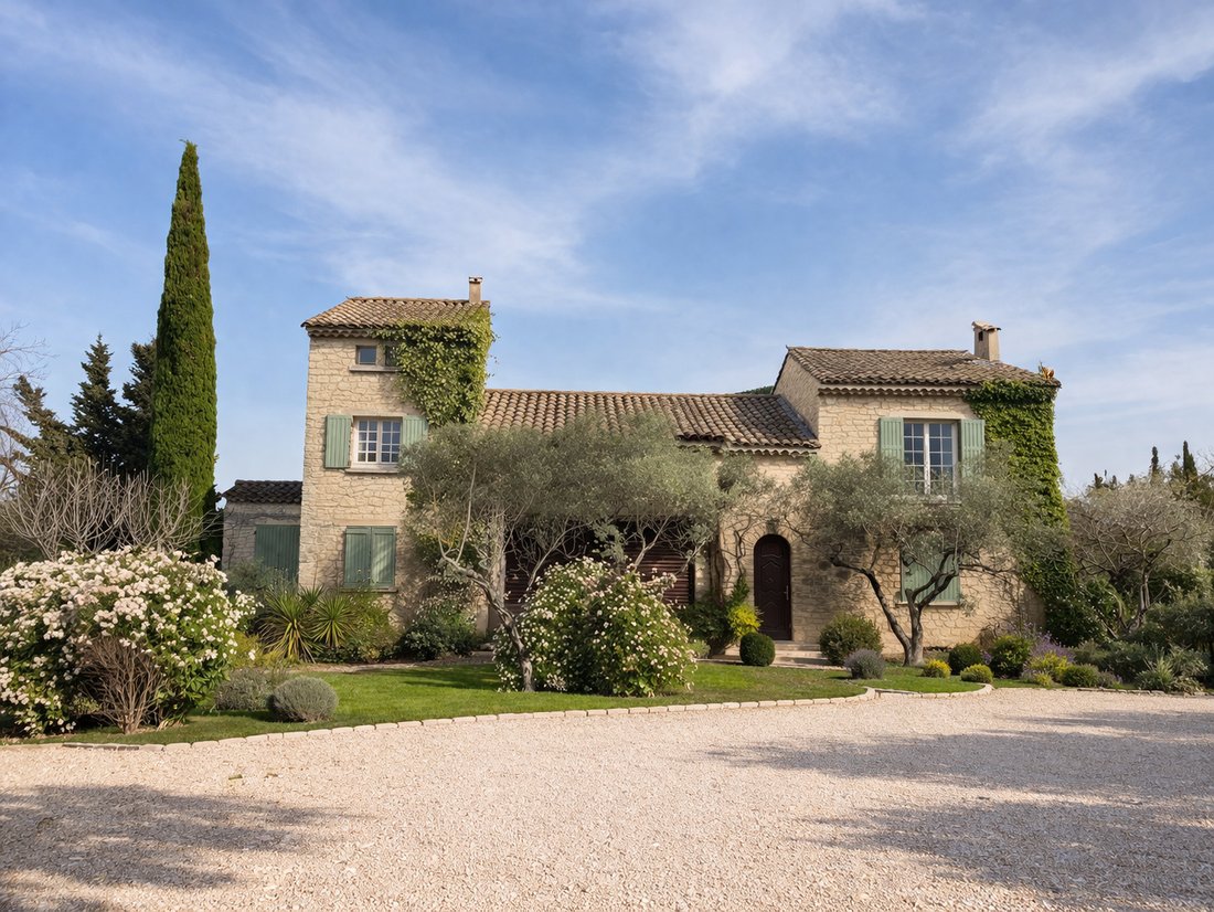 House in Eygalières, Provence-Alpes-Côte d'Azur, France 1 - 17658452