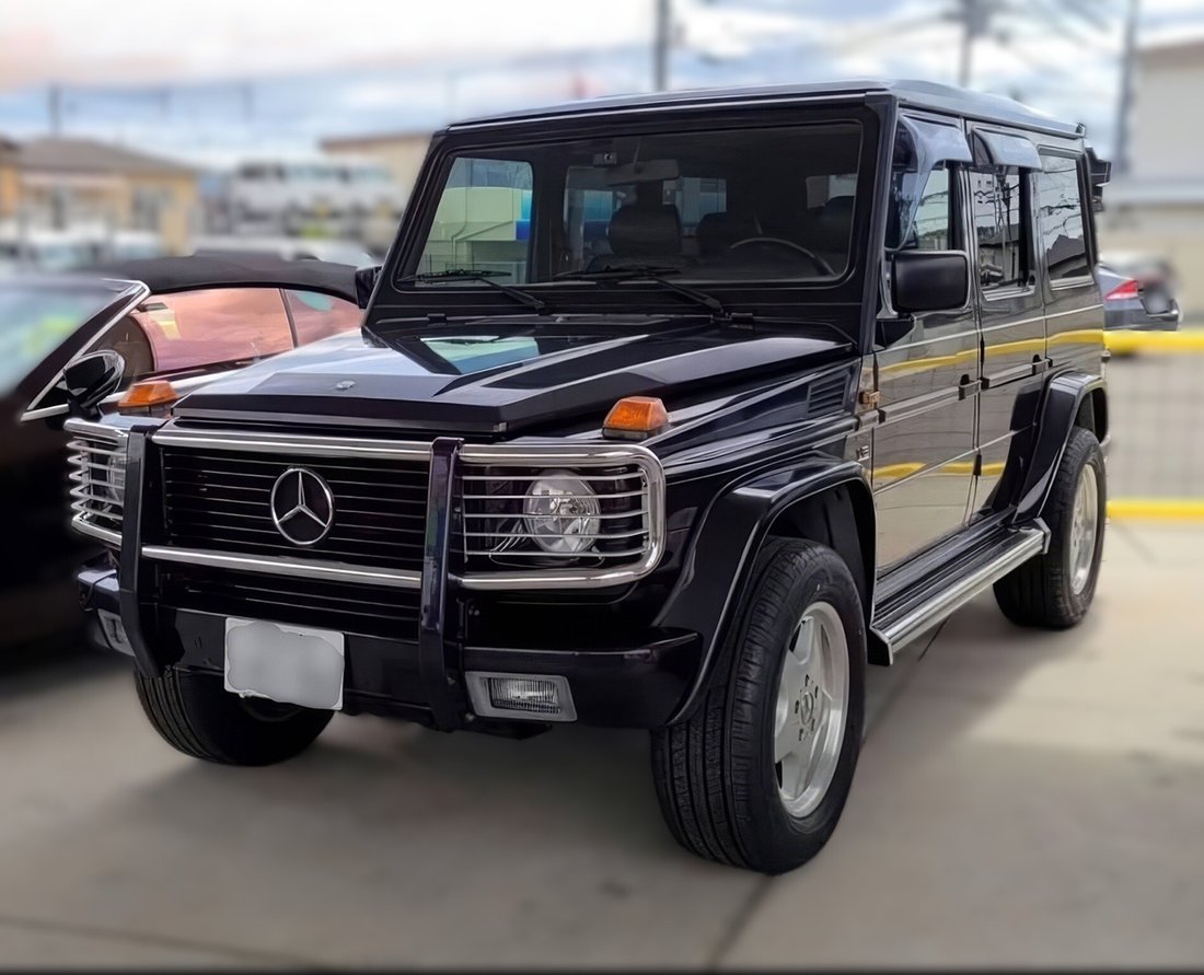 Suv in Osaka, Japan 1 - 17644547