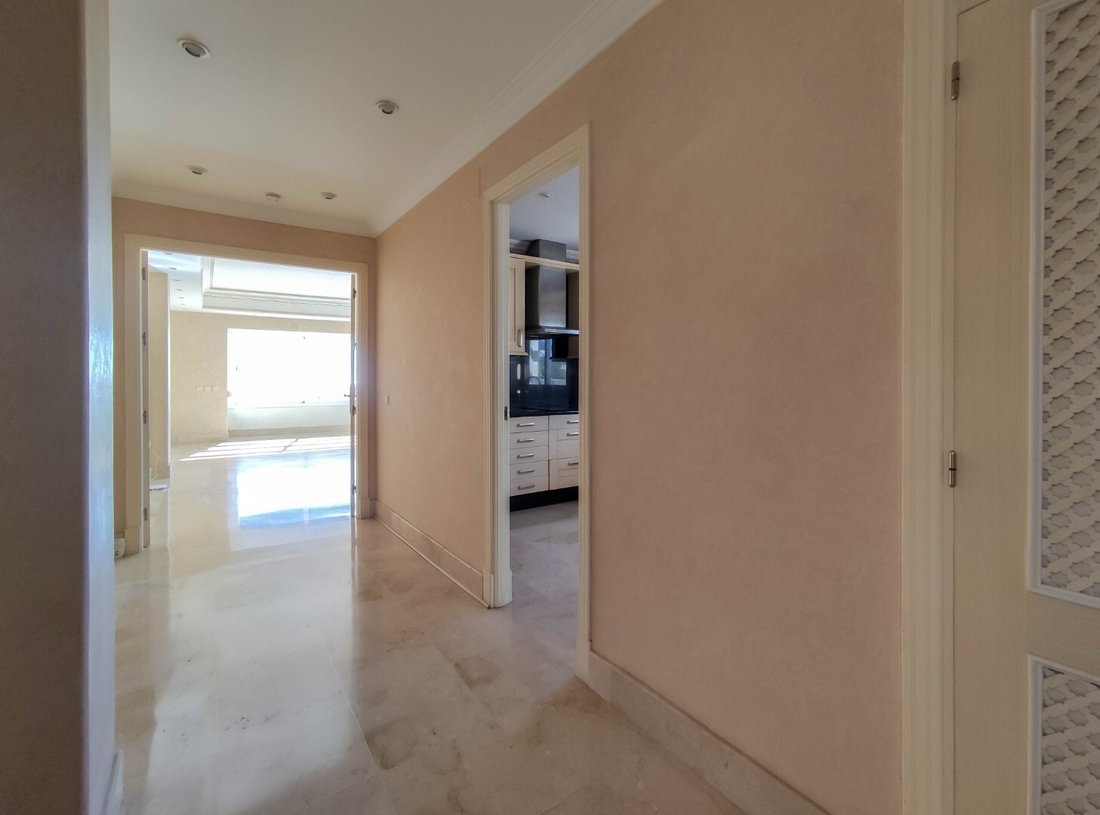 Penthouse in Nueva Andalucia, Marbella, Spain 5 - 17645948