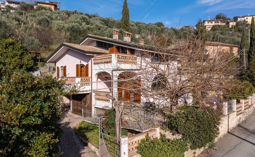 Villa in Bargecchia, Tuscany, Italy 1