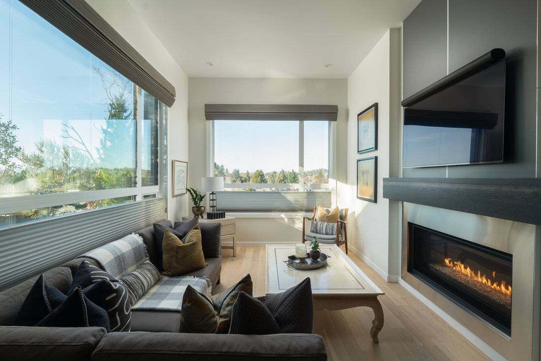 Condo in Oak Bay, British Columbia, Canada 2 - 17645764