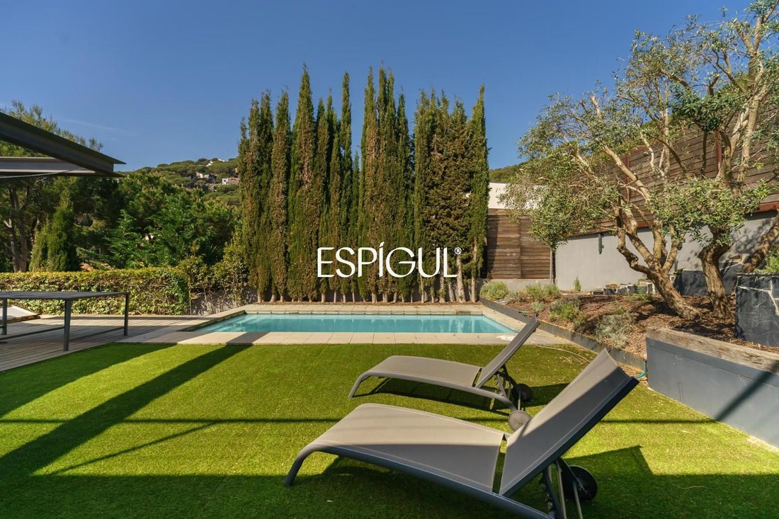 Villa in Premia de Dalt, Catalonia, Spain 4 - 17645296