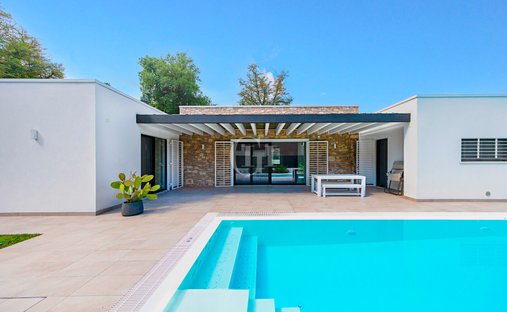 Villa in Historic Center, Padenghe sul Garda, Lombardy 1