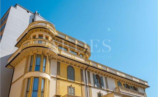 Apartment in Historic Center, Modena, Emilia-Romagna 1