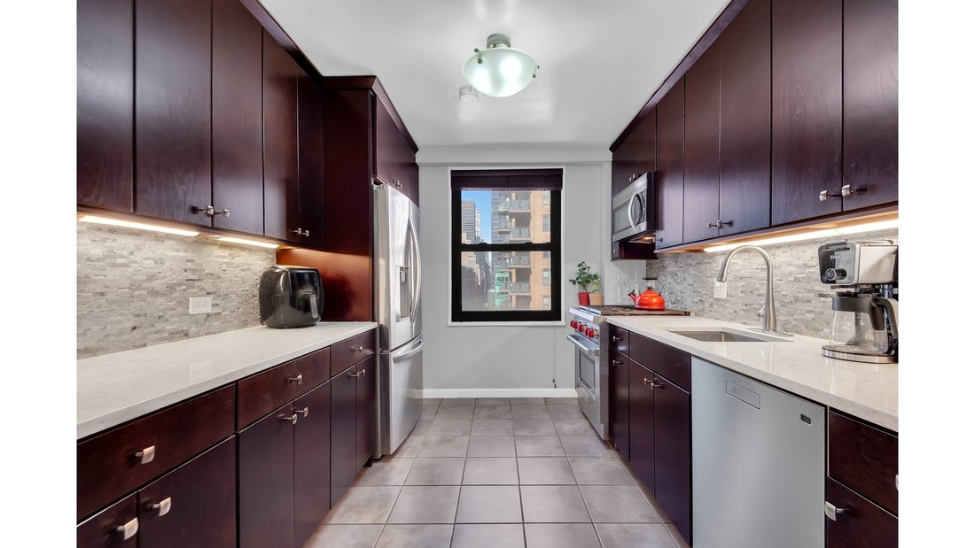 Co Op in New York, New York, United States 4 - 17654242