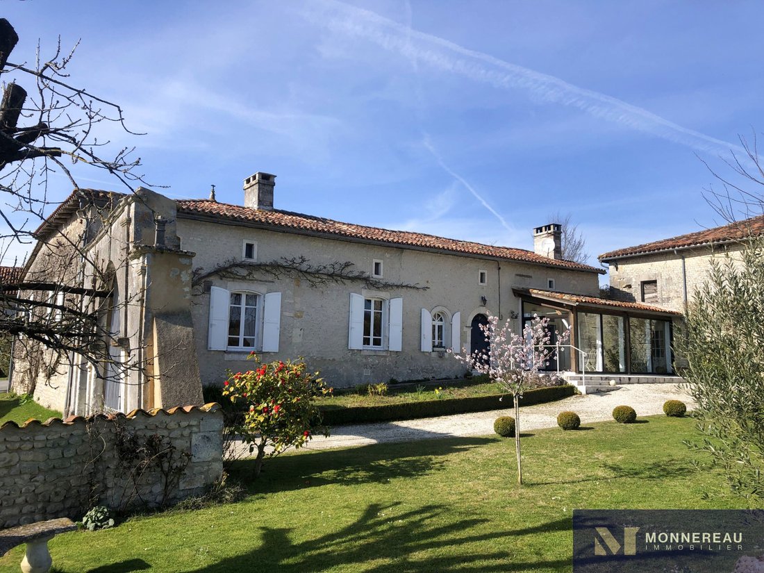 House in Brie-sous-Barbezieux, Nouvelle-Aquitaine, France 1 - 16129965