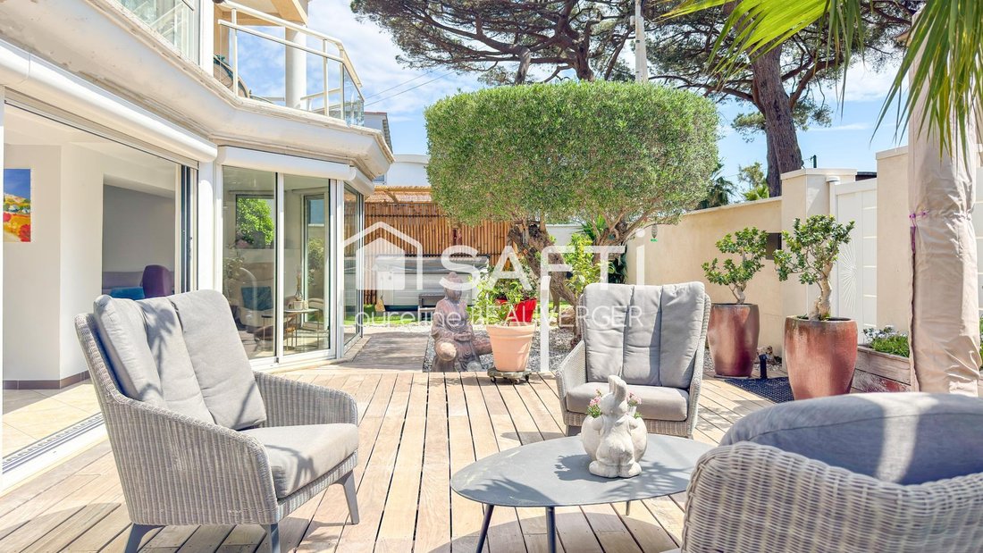 House in Hyères, Provence-Alpes-Côte d'Azur, France 4 - 17654964