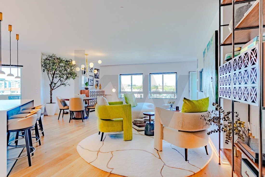 Apartment in Carcavelos e Parede, Lisbon, Portugal 1 - 17652432