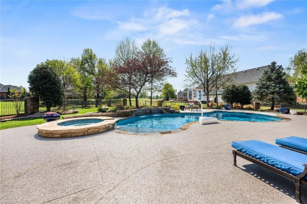 House in Edmond, Oklahoma, United States 5 - 17651069