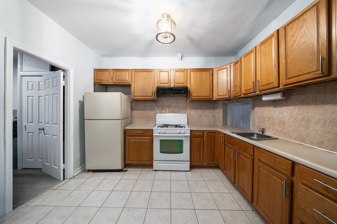 North Bergen, New Jersey, United States 4 - 17647508