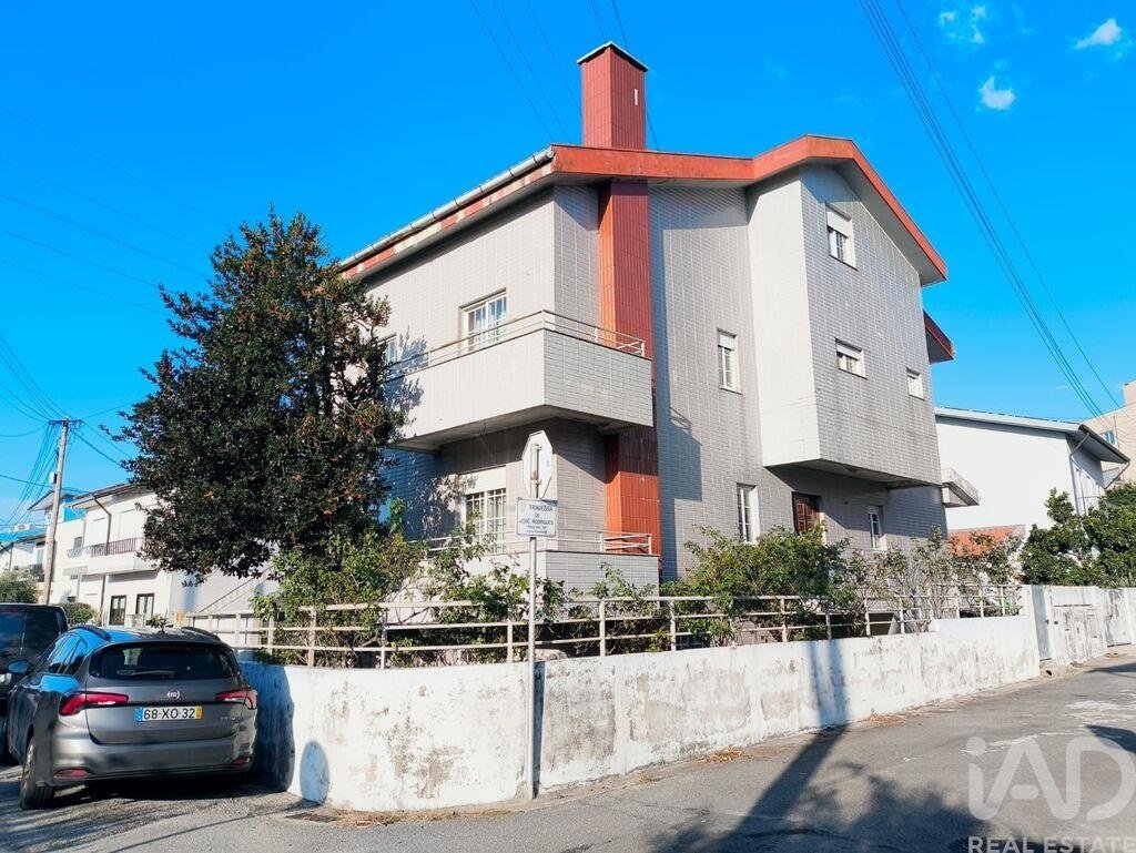 Townhouse in Custoias, Leca do Balio e Guifoes, Porto District, Portugal 2 - 16763664