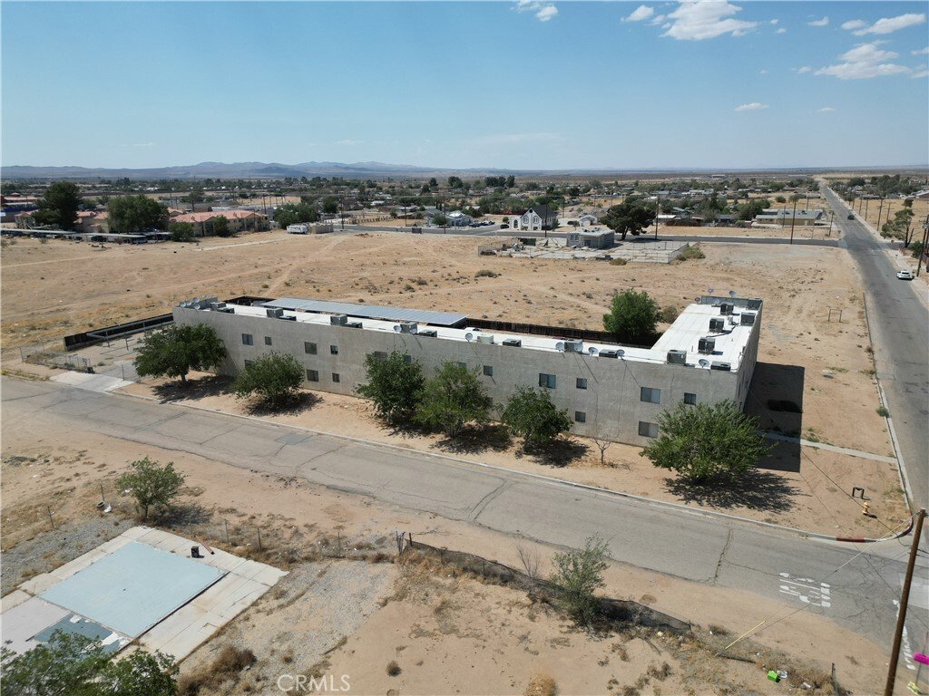 Apartment in Adelanto, California, United States 4 - 17250550
