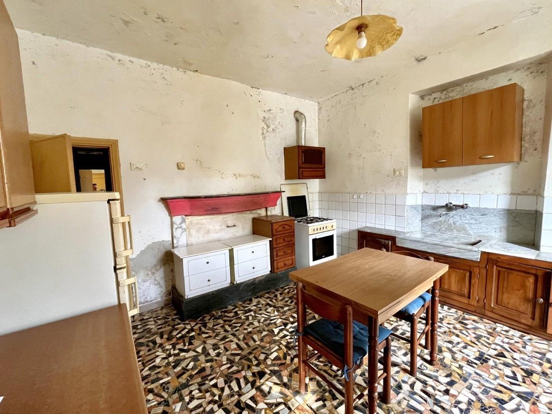 Strettoia-Capezzano-Valdicastello, Pietrasanta, Tuscany 3 - 17655748