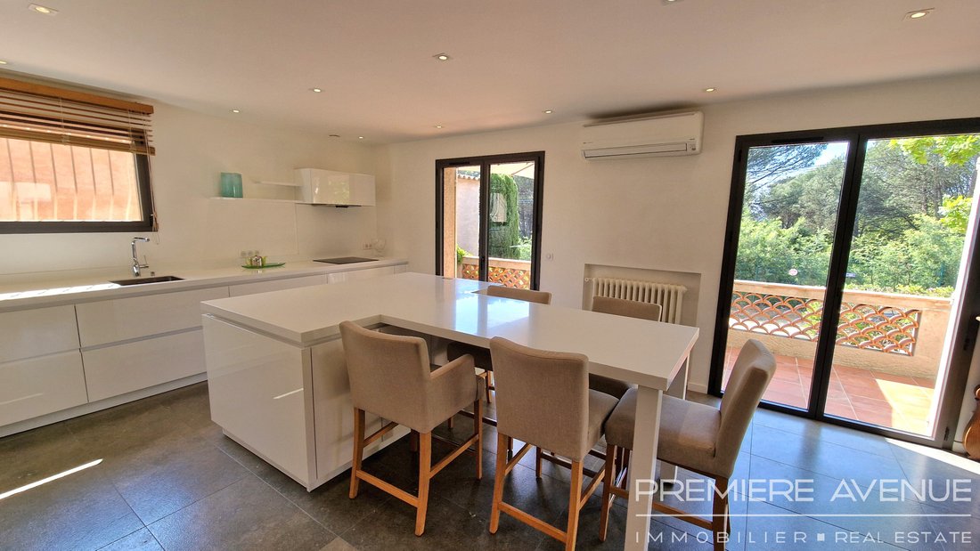 Villa in Ville-Les Saquedes-Le Bouillonnet, Sainte-Maxime, France 4 - 16329223