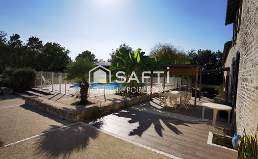 House in Sud Ouest, Aiffres, France 1