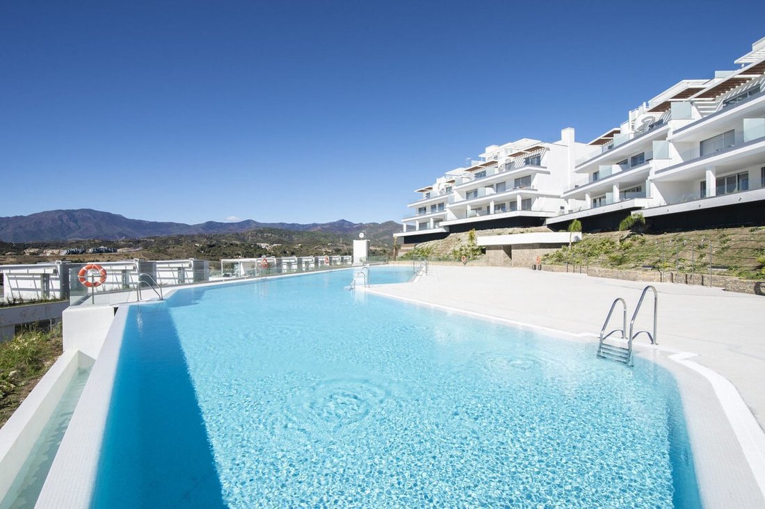 Penthouse in Cancelada, Estepona, Andalusia 2 - 17645440